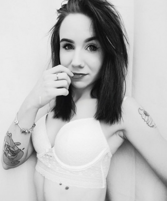 Яна, 33 года, 1 размер груди